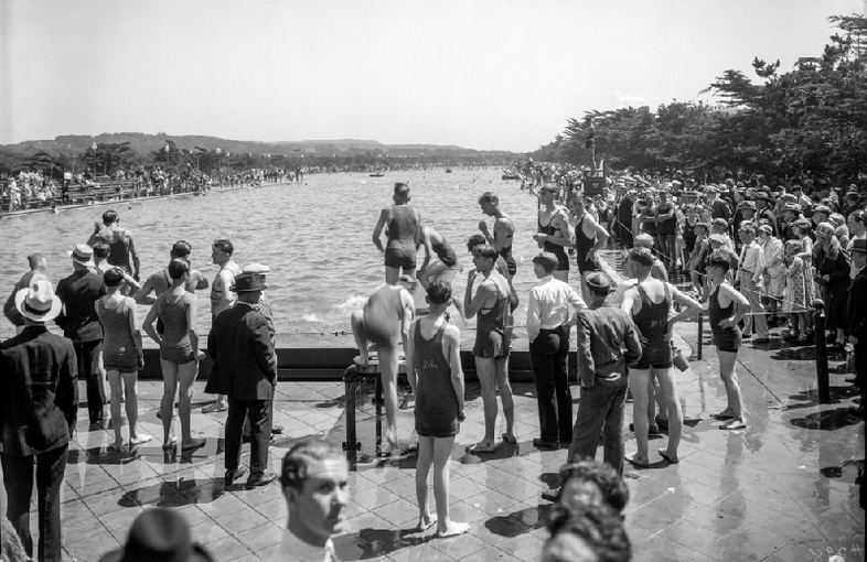 Fleishhacker Pool Jun 22, 1929 Fleishhacker Pool near Great Highway. OpenSFHistory / wnp14.4434.jpg